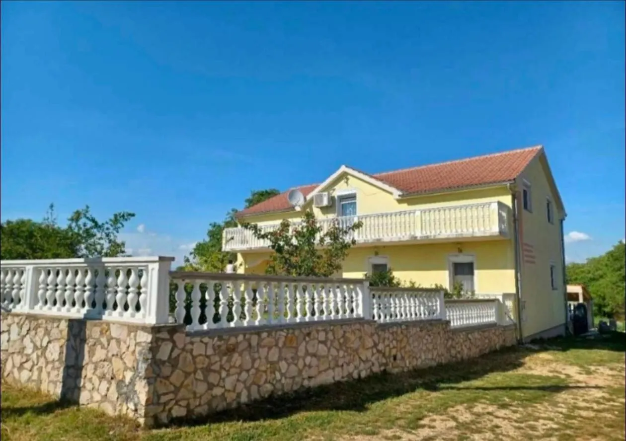 Schoenes Ferienhaus Mit Pool Biograd Na Moru