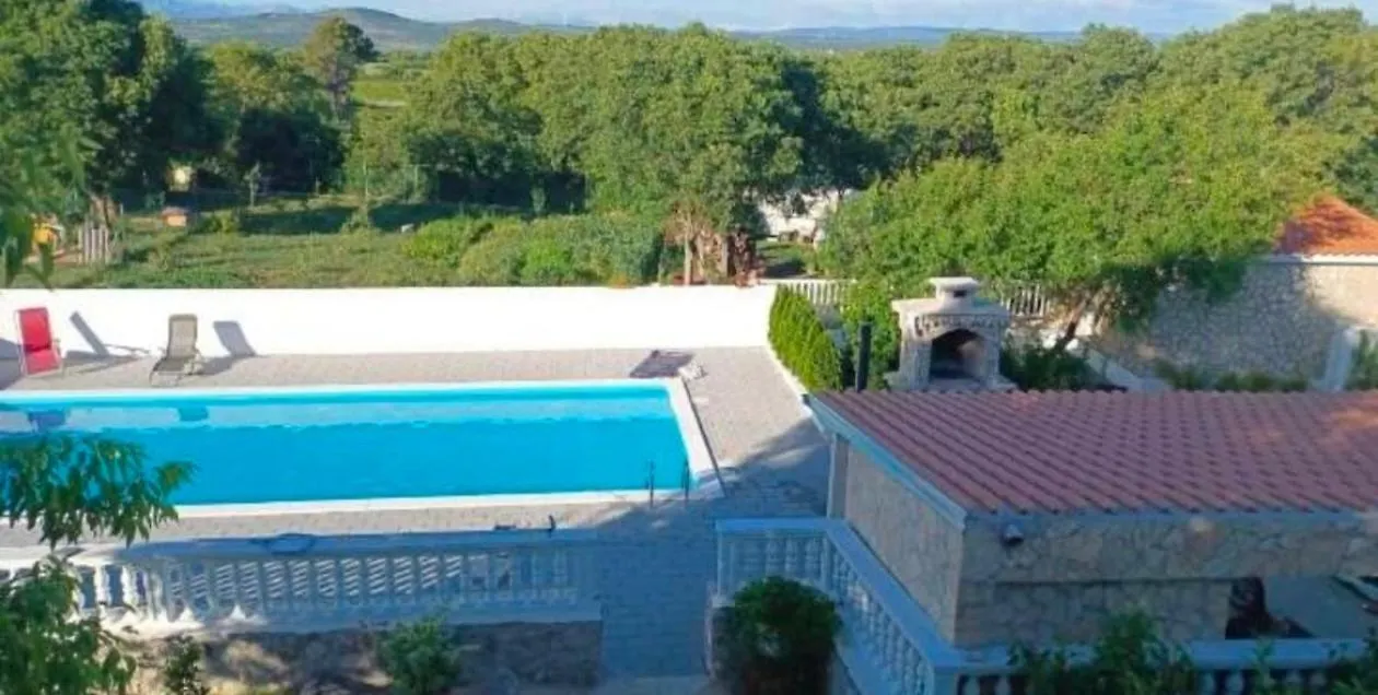 Schoenes Ferienhaus Mit Pool Biograd Na Moru
