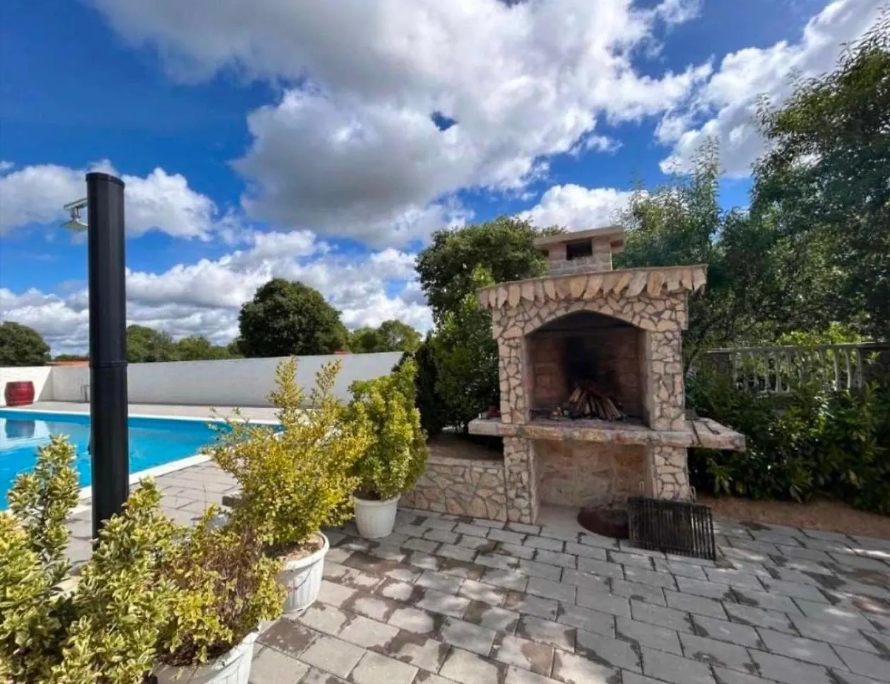 Guest house Schoenes Ferienhaus Mit Pool Biograd Na Moru