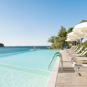 4* Hotel Crvena Luka
